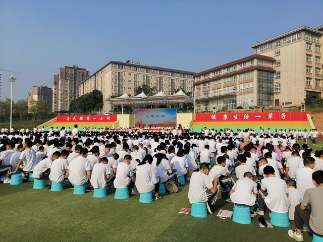學(xué)校體育場戶外LED顯示屏如何選擇及安裝注意事項(xiàng) 鷹皇科技舞臺音視頻一站式服務(wù)商