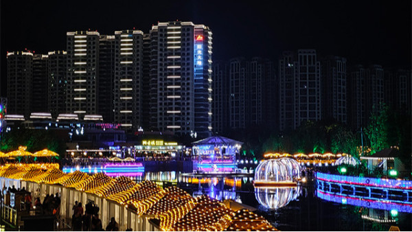 再譜新篇章，成都鷹皇科技戶外文旅項目——宜賓瑪歌莊園戶外水上舞臺燈光、音響及LED顯示屏工程竣工