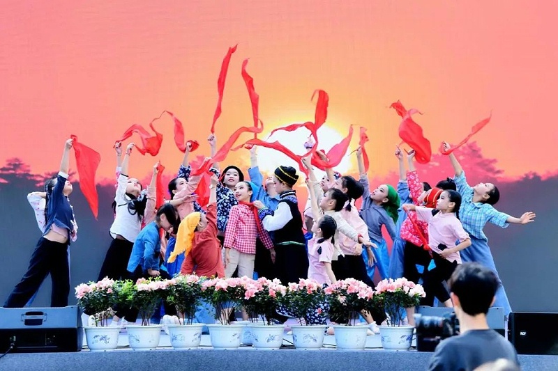 學(xué)?；顒討c典舞臺燈光音響視頻租賃